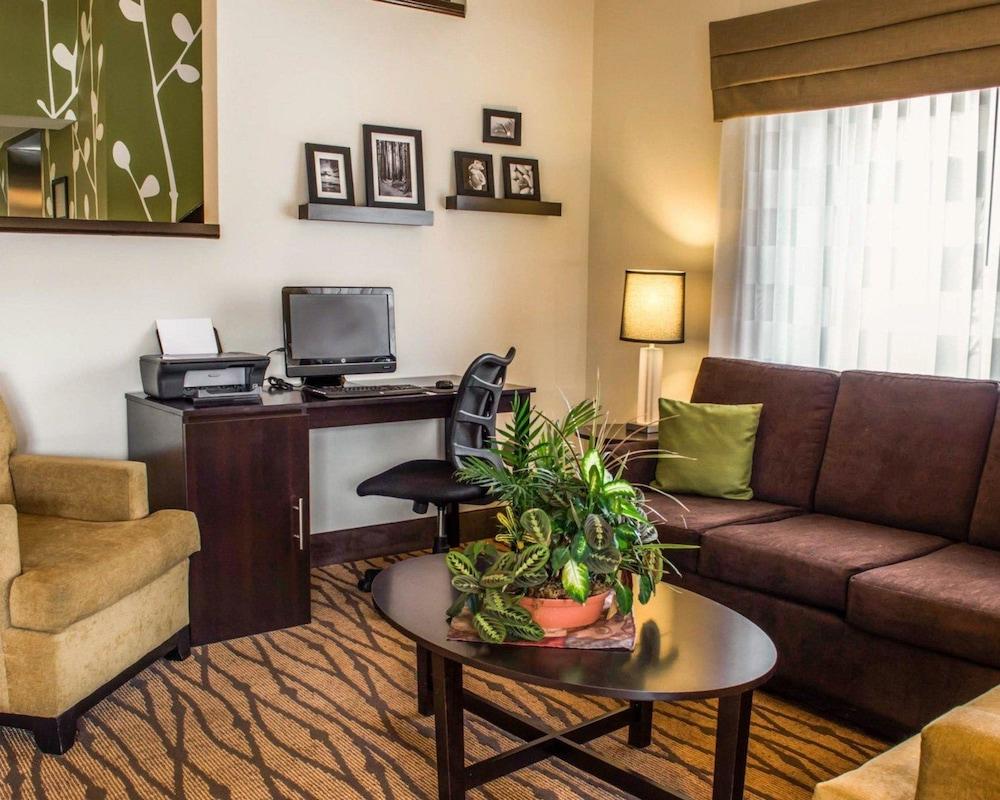Sleep Inn Staunton Bagian luar foto