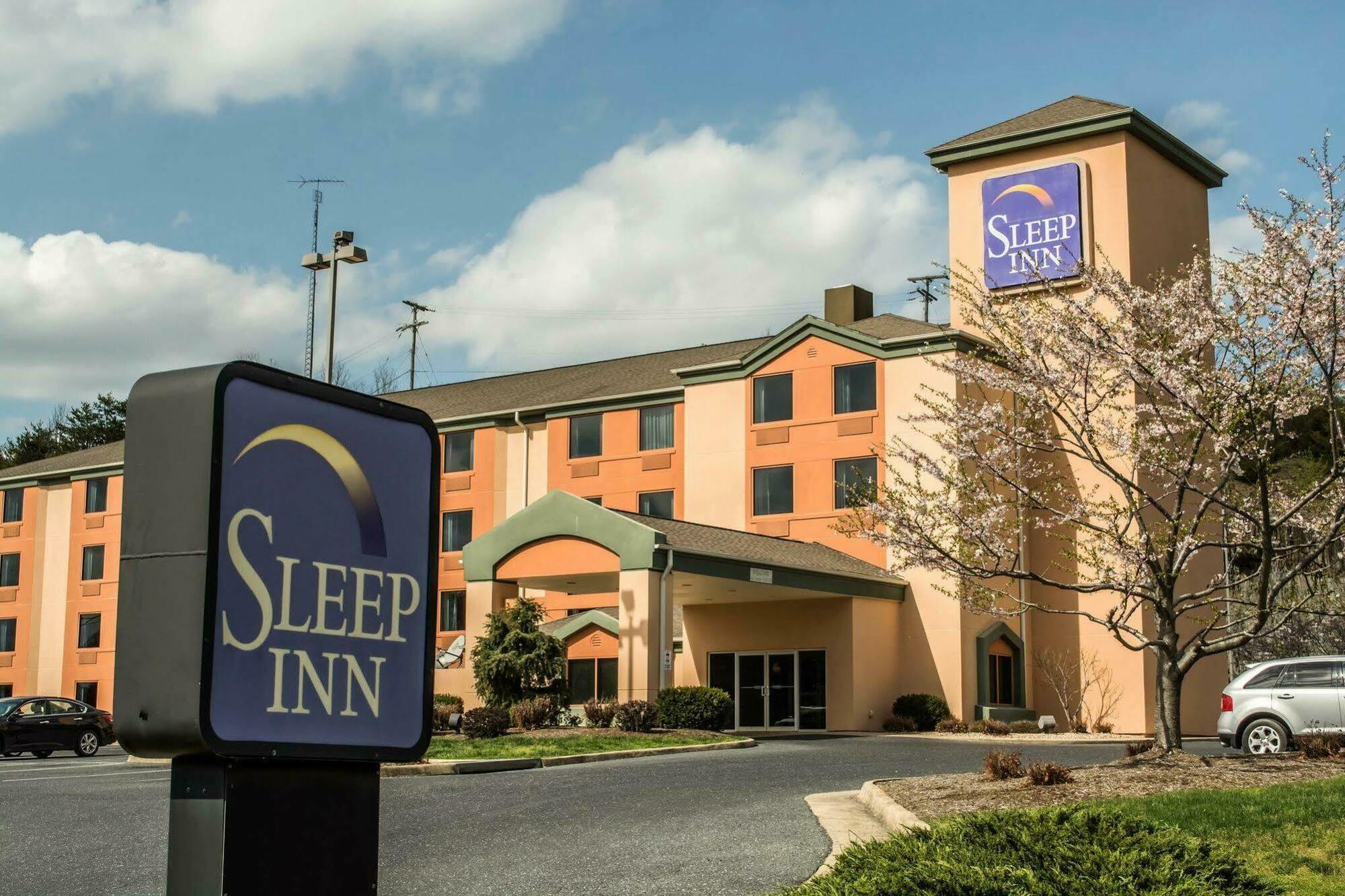 Sleep Inn Staunton Bagian luar foto